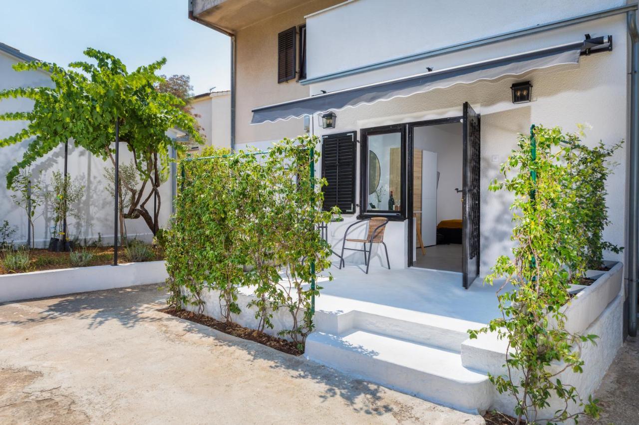 3 Minutes From The Beach: Lovely Studio Apartment PUY Eksteriør bilde